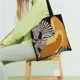 thumbnail image 4 of Bolso de lona de gran capacidad para libros, bolso de hombro individual para estudiantes y mujeres, bolsos de mano a la moda, estilo coreano, nuevo 2025, 4 of 5
