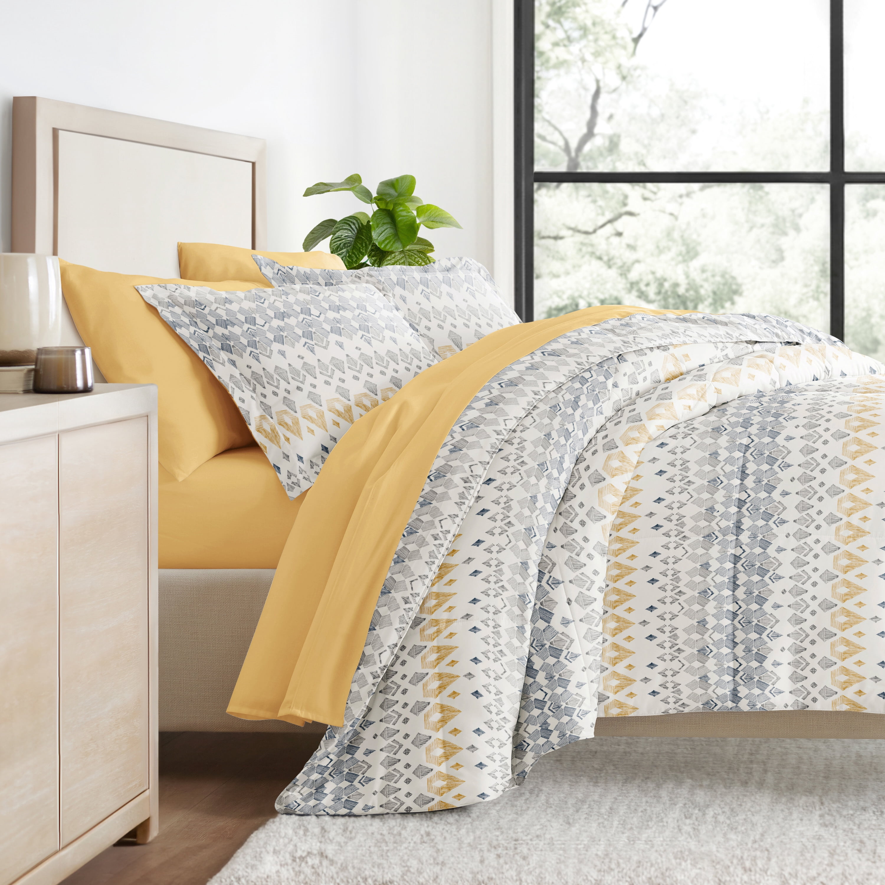 Comfort Canopy - King Bedding Bundle, Patterned Microfiber Comforter and Solid Sheet Set in Mayan Stamp Gray