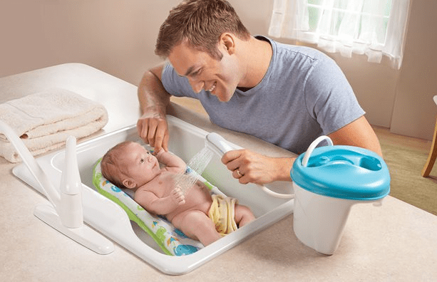 baby tub with sprayer