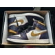 thumbnail image 1 of Men 9.5US Sb Jo r-dan Air 1 High L-Tw Chicago, 1 of 6