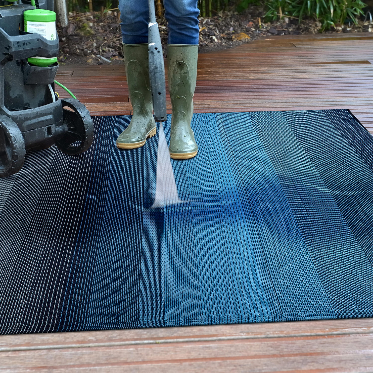World Rug Gallery Contemporary Stripe Shade Reversible Recycled Plastic Outdoor Picnic Mat, Camping Rug, RV Rug - BLUE 3'3"x5'