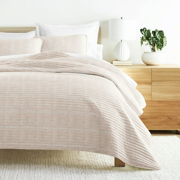 Noble Linens 3-Piece Apricot Geometric Maze Pattern Quilt Set, Queen