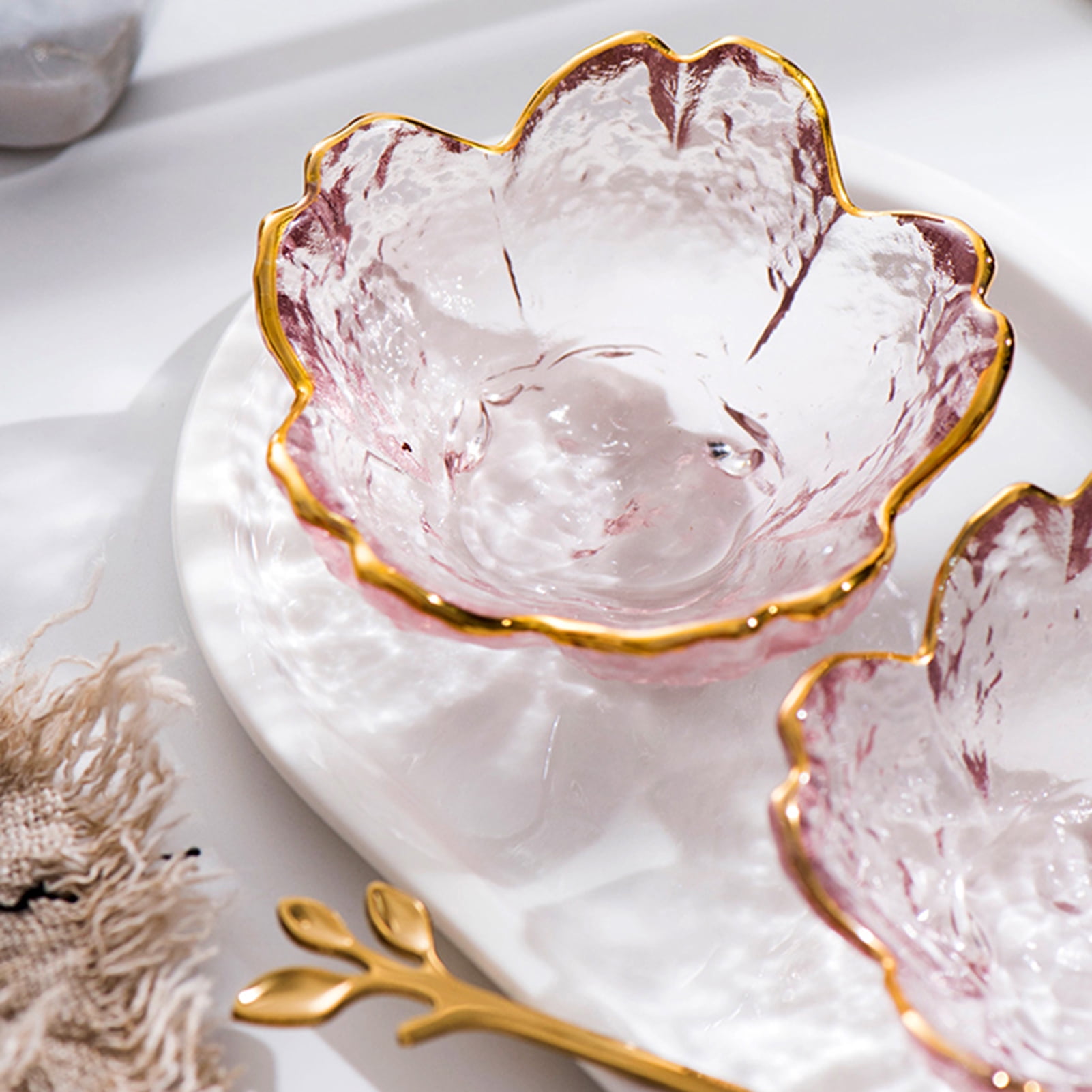 Sdeetesamjun Pink Glass Bowls Set of 4, Trifle Bowl Small Dipping Sauce  Cups- Japanese Sakura Flower Cherry Blossom Shaped Bowl Decorative Bowl For