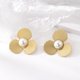 thumbnail image 4 of Pendientes de Tuerca de Perlas de Flores Qarigey AP016390-00, 4 of 6
