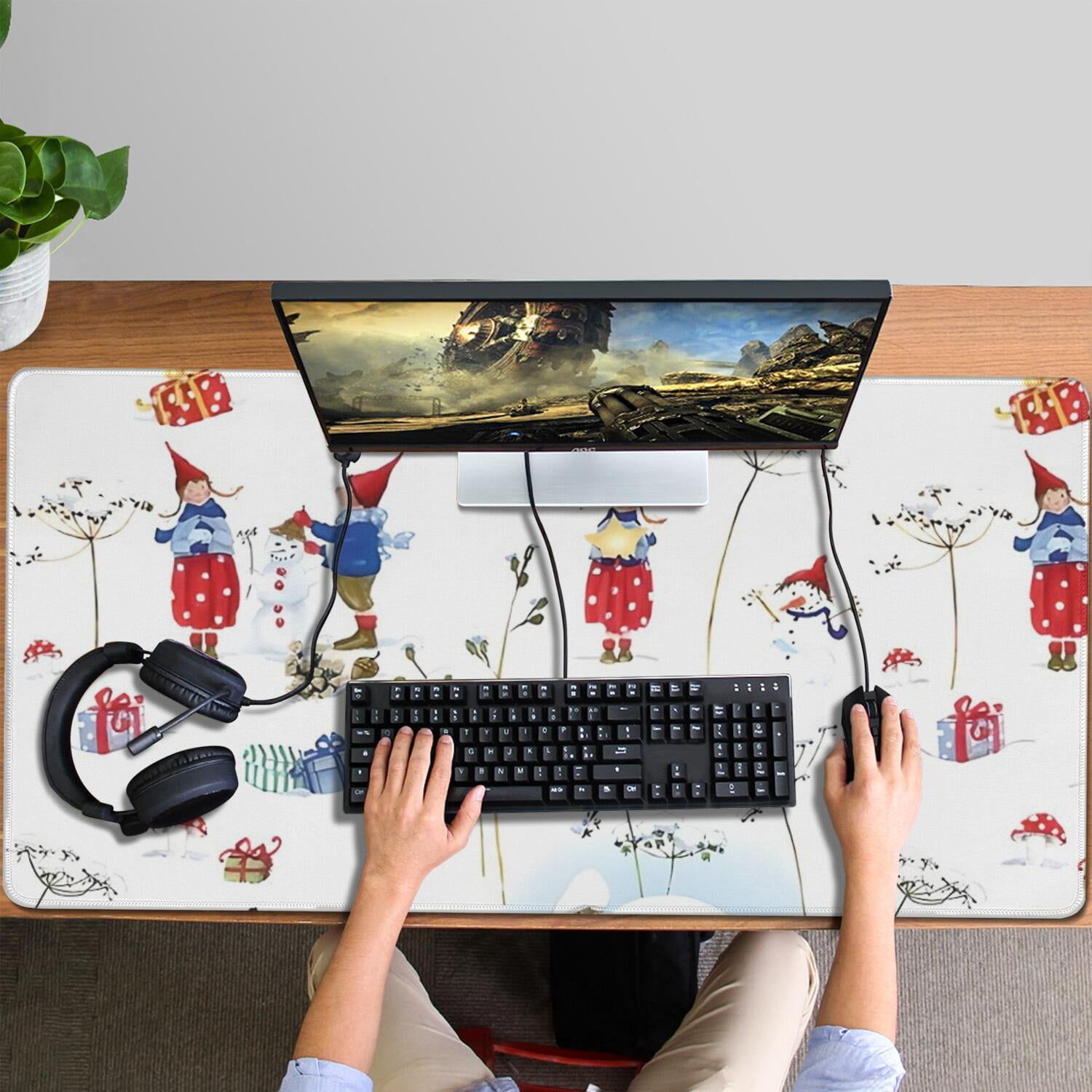 Long Mouse Pads for Desk,White Christmas Gnome Pattern Desk Mats on Top Of Desks, Desk Mouse Pad Extra Large with 3mm Non-Slip Base and Stitched Edge for Gaming,Office,Work,Home 47.3x23.6in