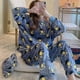 thumbnail image 1 of Pijamas de mujer de franela de invierno de estilo coreano de manga larga con forro polar grueso lindo traje de otoño e invierno para el hogar para mujer, 1 of 3