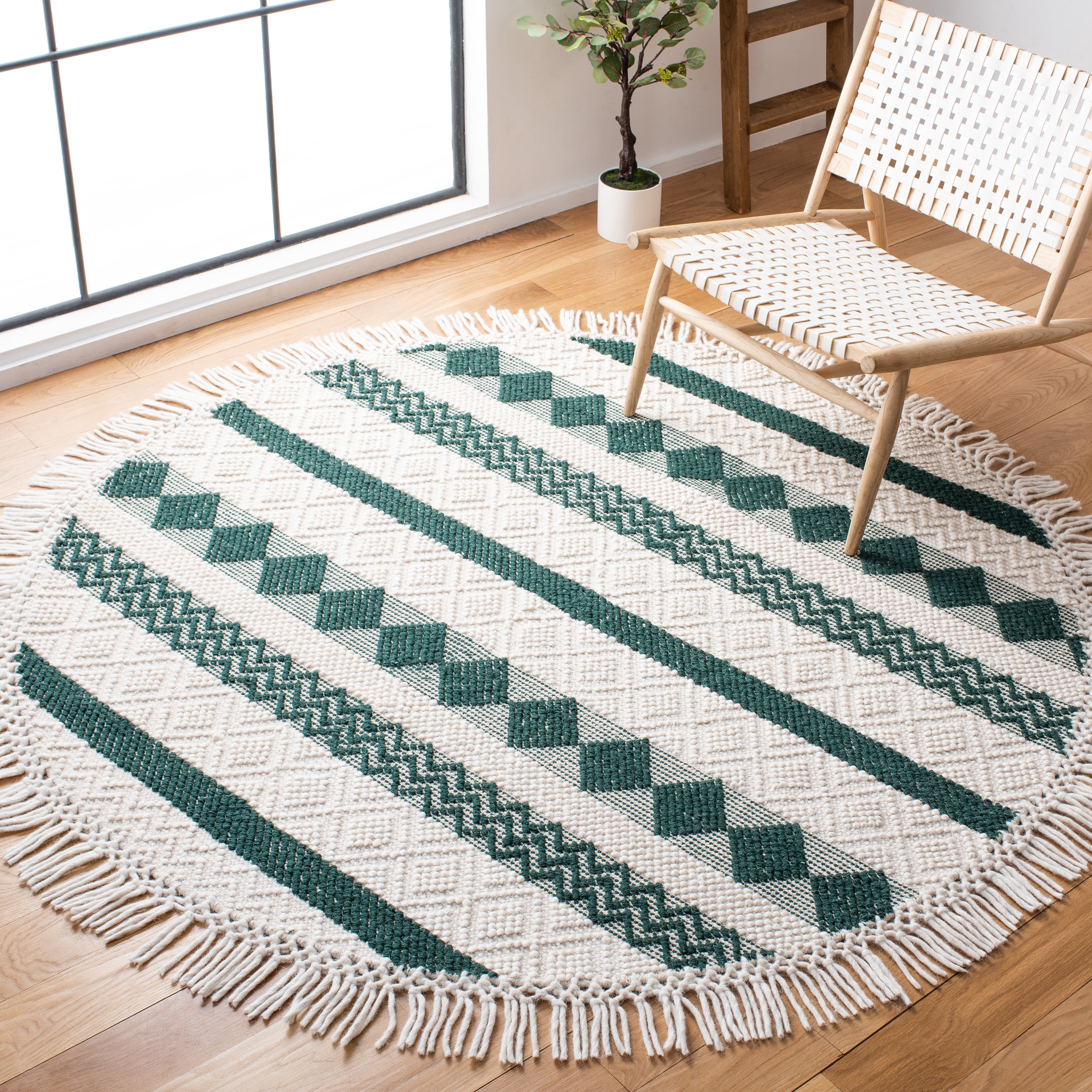 SAFAVIEH Natura Elvin Geometric Wool Area Rug, Ivory/Green, 6' x 6' Round