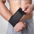thumbnail image 4 of Muñequera - Correa de compresión ajustable - Tejido elástico y transpirable - Funda de soporte para tenis, deportes, ejercicio - Hombres, mujeres, derecha o izquierda - Color negro (1 par), 4 of 5