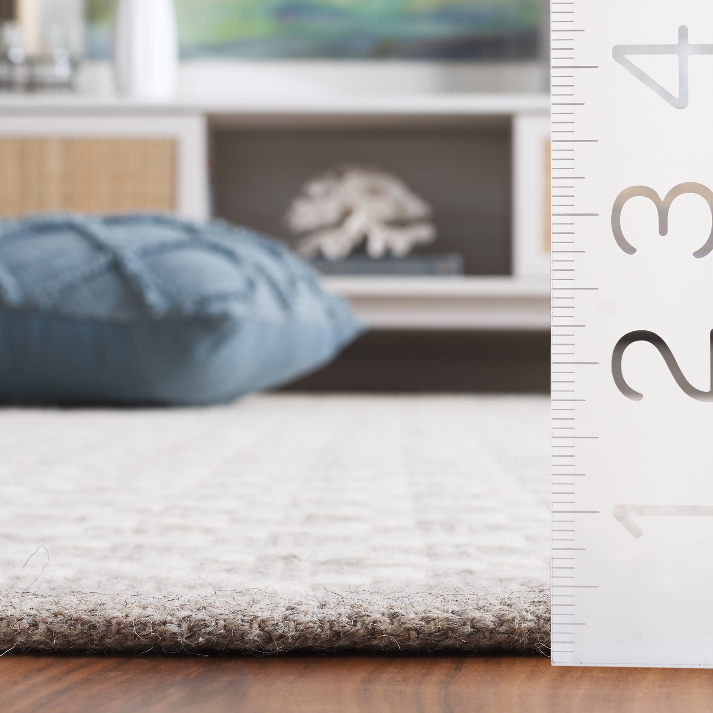 SAFAVIEH Vermont Jilliean Diamond Quatrefoil Area Rug, Gray/Ivory, 6' x 6' Round