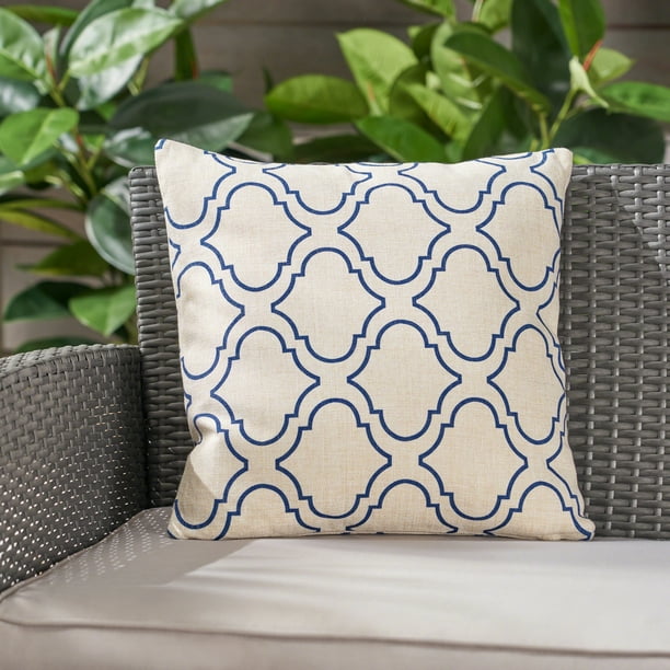 Giovanna Outdoor Quatrefoil 18" Water Resistant Fabric Square Pillow