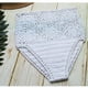 thumbnail image 5 of Conjunto de bikini blanco de encaje de ganchillo para mujer, estilo boho playero, top corto y shorts. S, 5 of 9