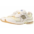 thumbnail image 1 of New Balance 2002R Conversations Among US beige Chaussures de Course Unisexes, 1 of 5