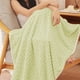 thumbnail image 5 of Toalla de Baño de Forro Polar Grueso para Adultos | Toalla Envolvente Suave y Absorbente | Toalla de Ducha de Secado Rápido - Verde | 140 X 70 Cm | Poliéster | 1 Unidad, 5 of 6