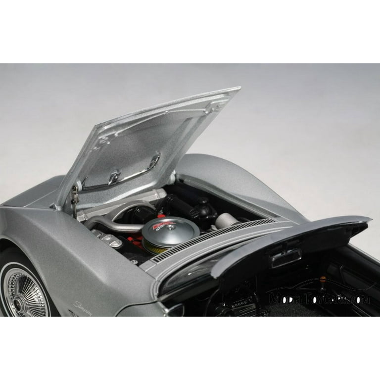 1969 Chevy Corvette, Silver - AutoArt 71162 - 1/18 Scale 1969 Chevy Corvette, Silver - AutoArt 71162 - 1/18 Scale