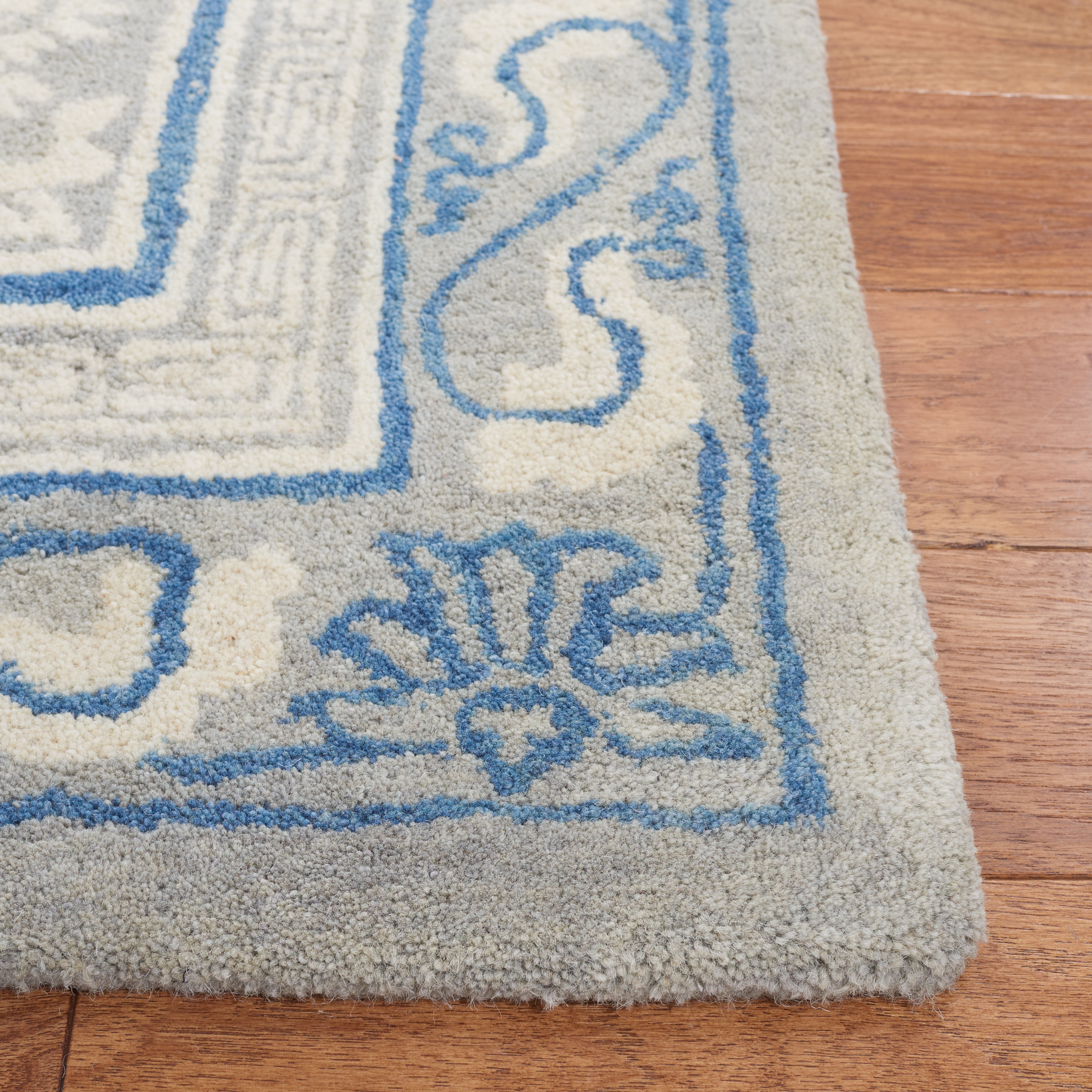 SAFAVIEH Antiquity Tiarnan Oriental Wool Area Rug, Grey/Ivory, 8' x 10'