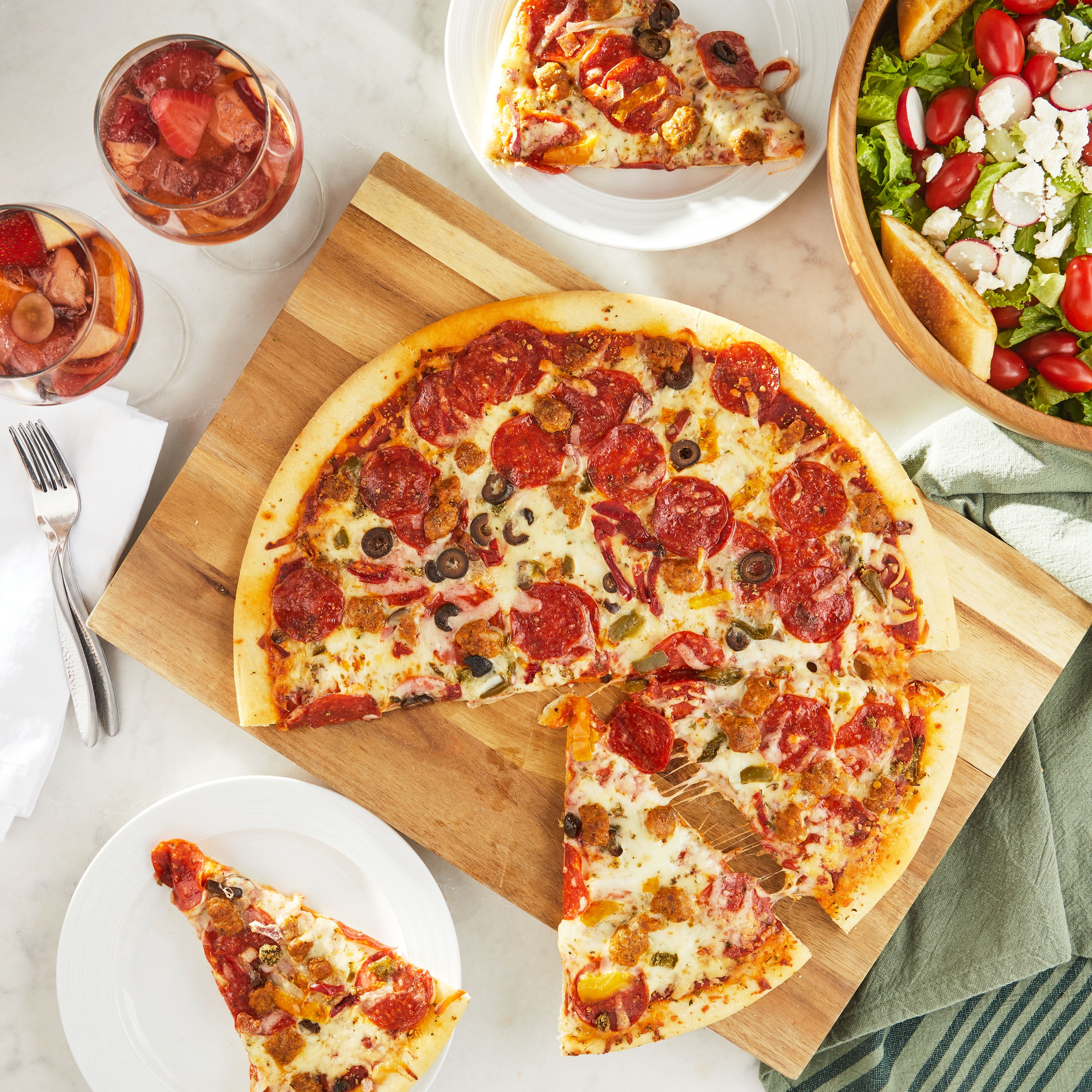 Marketside Supreme Pizza, Traditional Crust, Extra Large, 45 oz (Fresh)