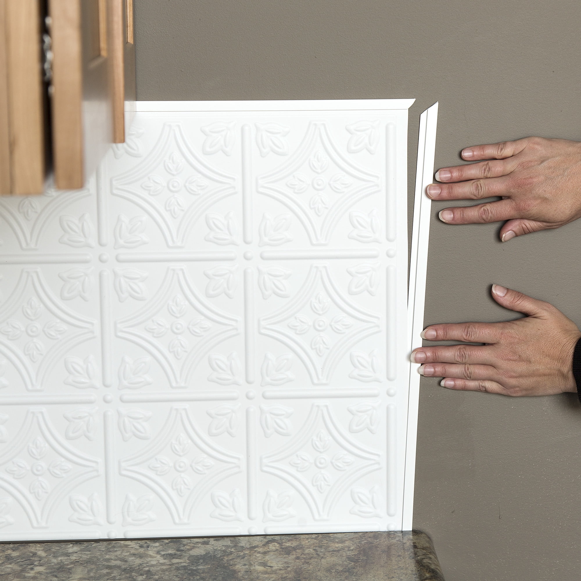FASÄDE Large Profile Backsplash Accessory Kit in Gloss White