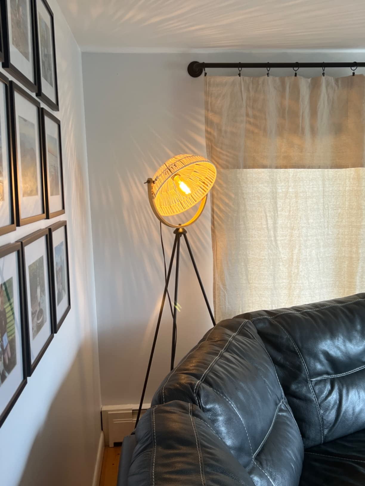 Chic Tripod Floor Lamp,Handcraft Rattan Decorative Lamp Shade Standing Lamp Light