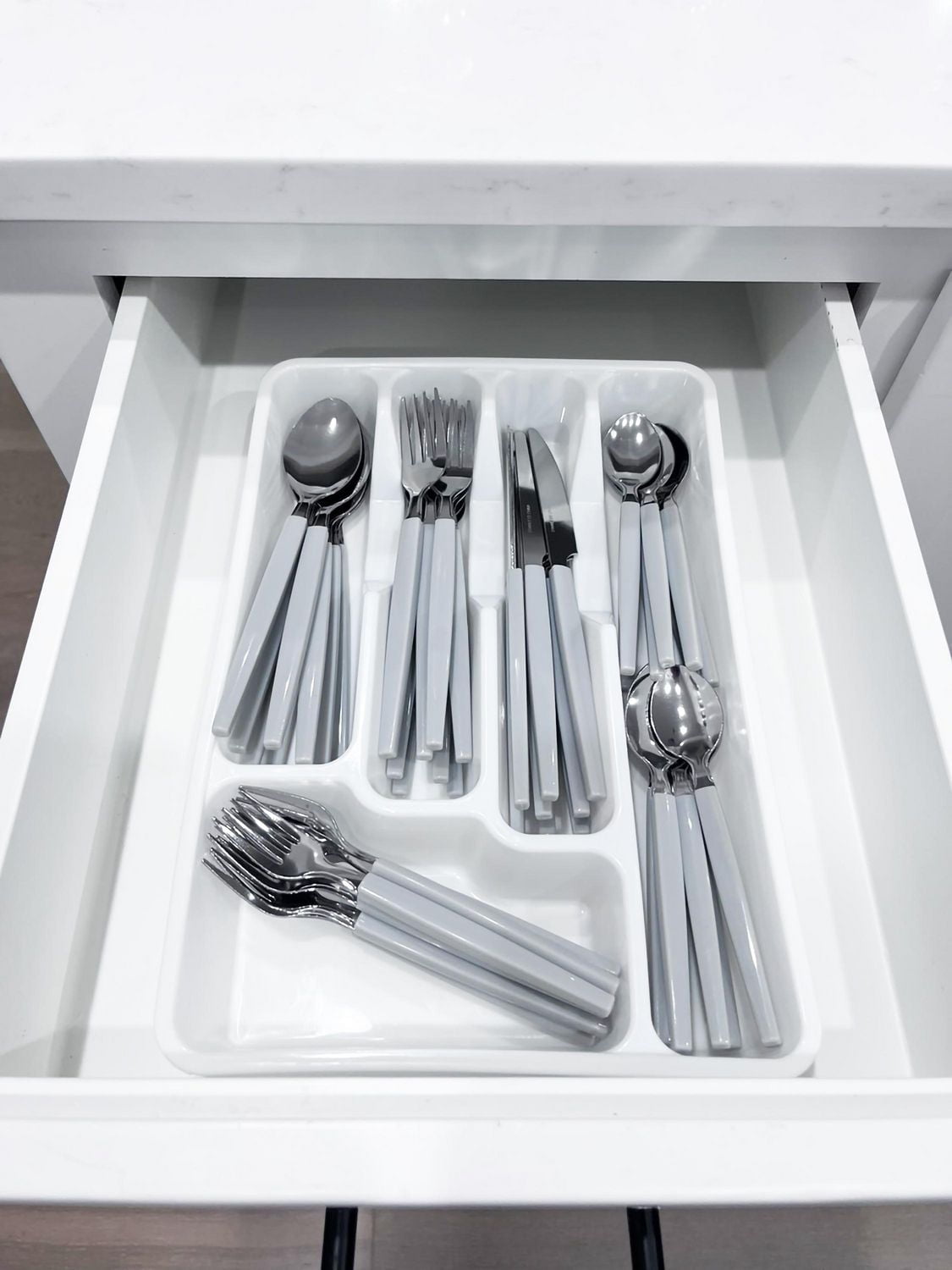 Mainstays 48 Piece Stainless Steel and Plastic Flatware Set with Tray, Gray, Service for 8