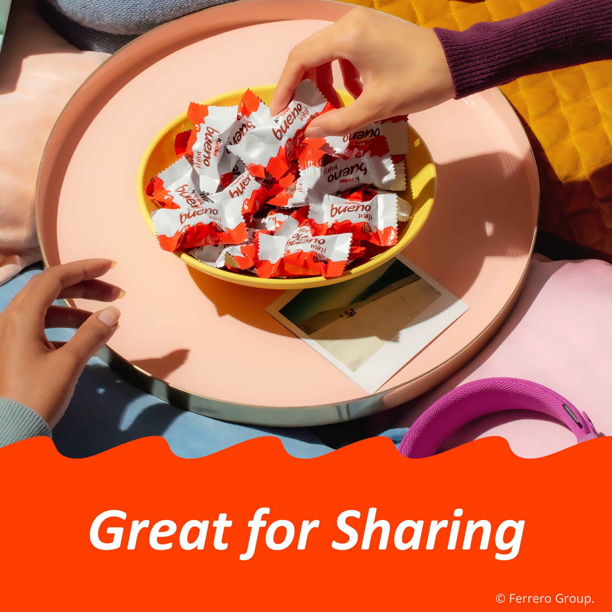 Kinder Bueno Mini Chocolate Bites with Crispy Wafer and Hazelnut Cream, Individually Wrapped, Share Pack, 5.7 oz