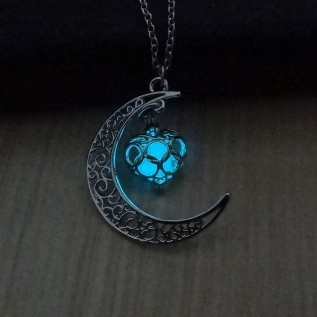Collar con colgante de cadena de clavícula navideña con forma de corazón y luna hueca