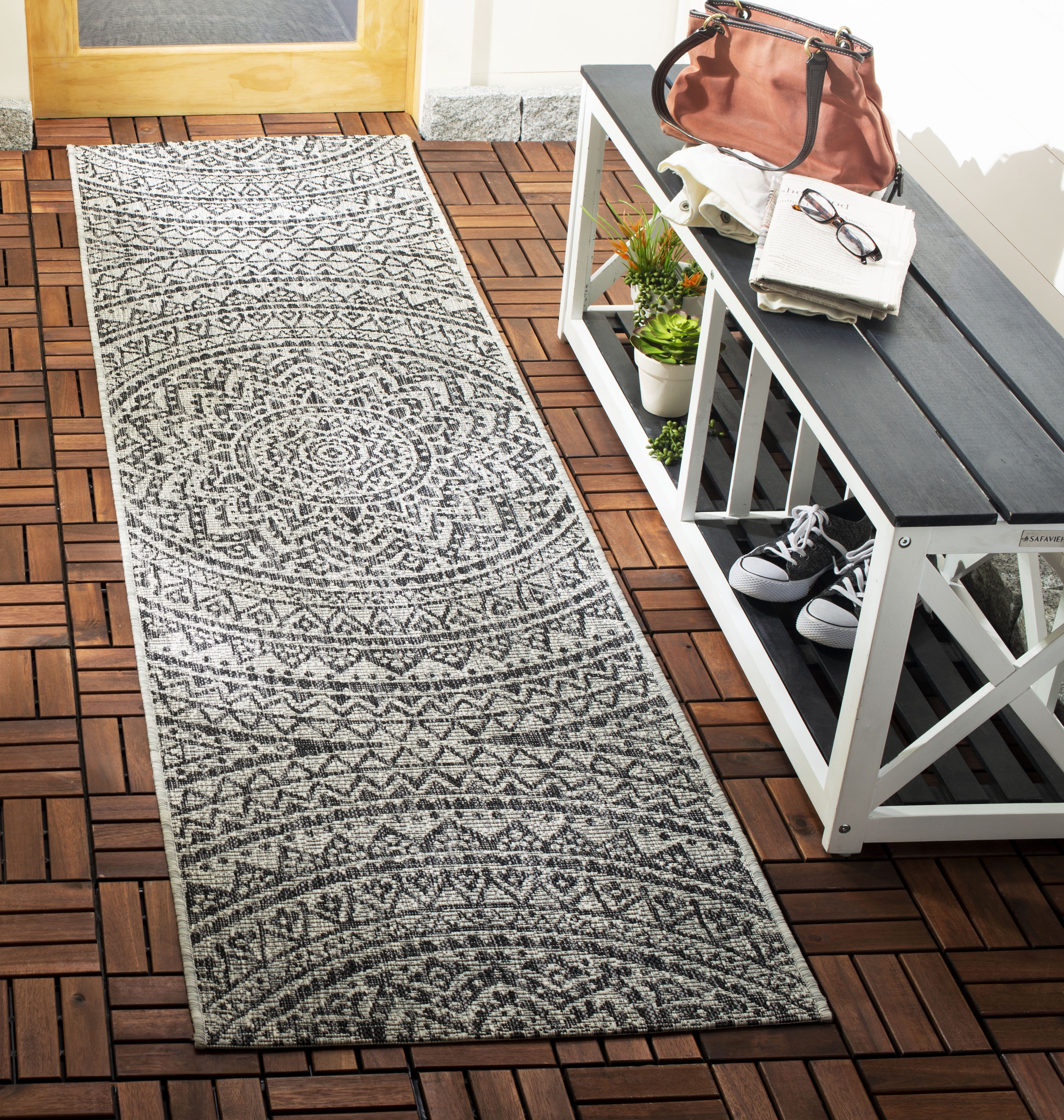 SAFAVIEH Courtyard Josiah Floral Medallion Indoor/Outdoor Runner Rug, Light Grey/Black, 2'3" x 12'