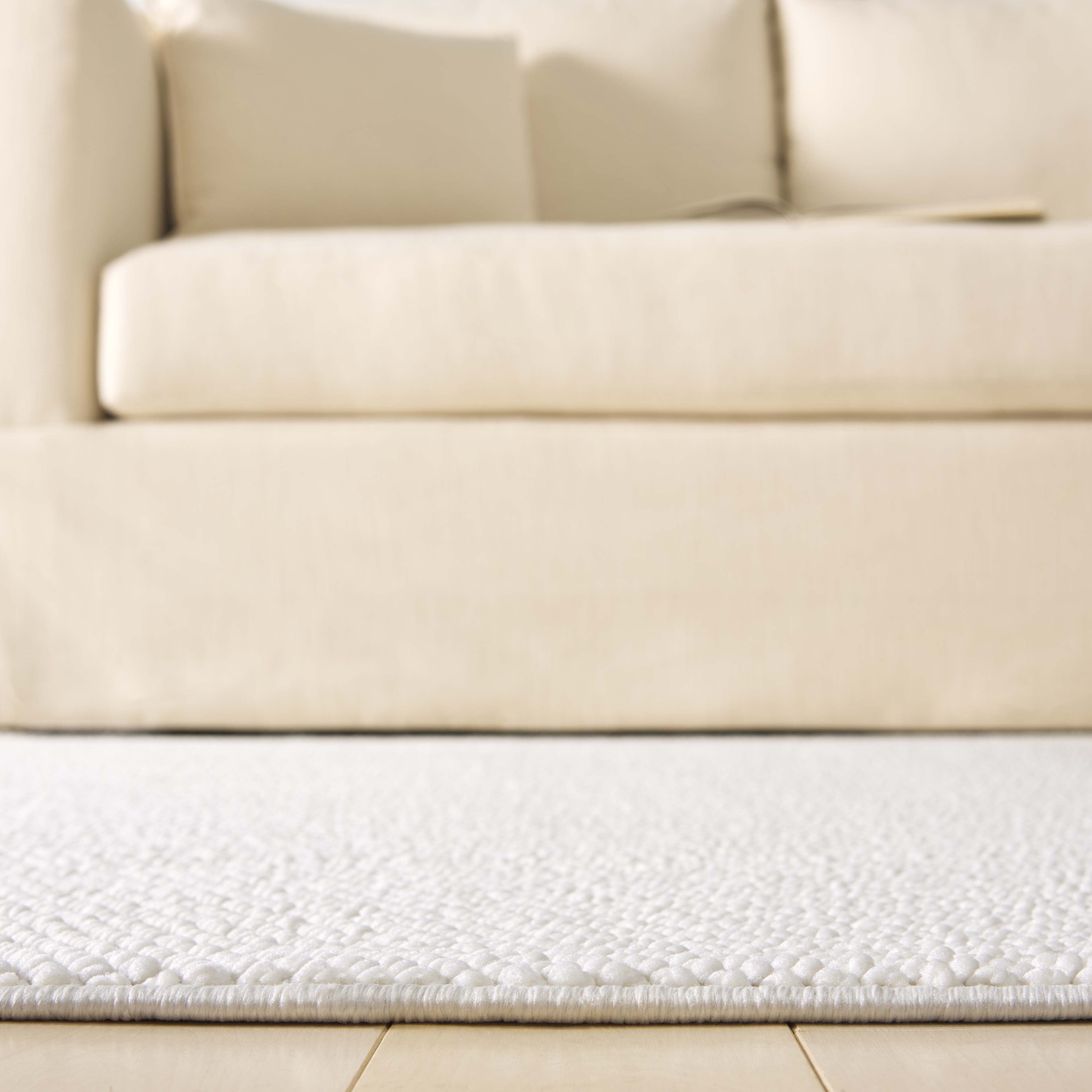 SAFAVIEH Martha Stewart Rebeca Solid Area Rug, Ivory, 5'5" x 7'7"