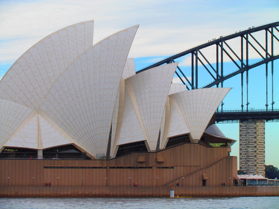 Summary of the sydney opera house image