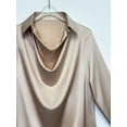 thumbnail image 2 of Blusa CORIRESHA elegante satinada con cuello vuelto para mujer, color champán, 2 of 5