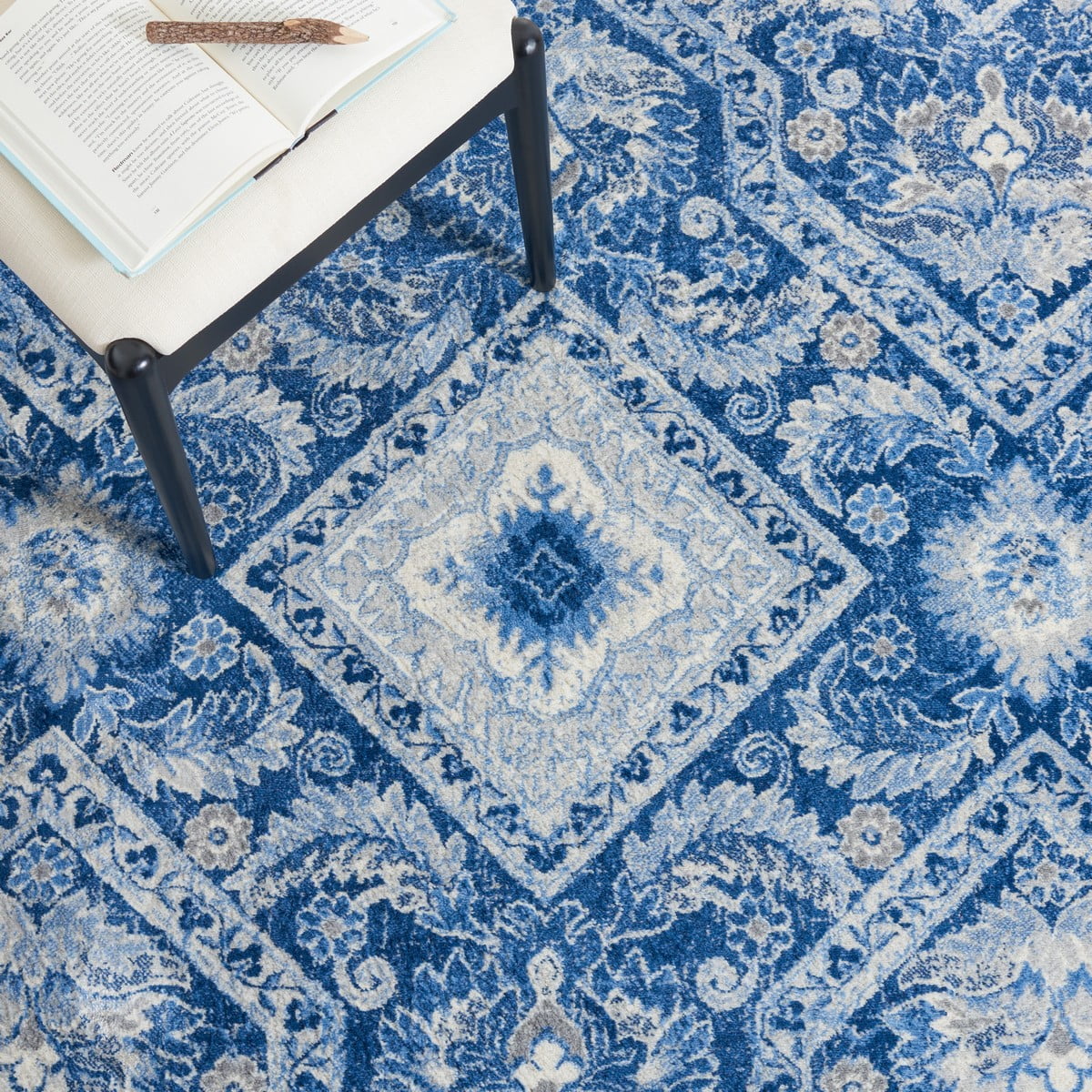 SAFAVIEH Brentwood Zharko Oriental Area Rug, 9' x 12', Blue/Ivory