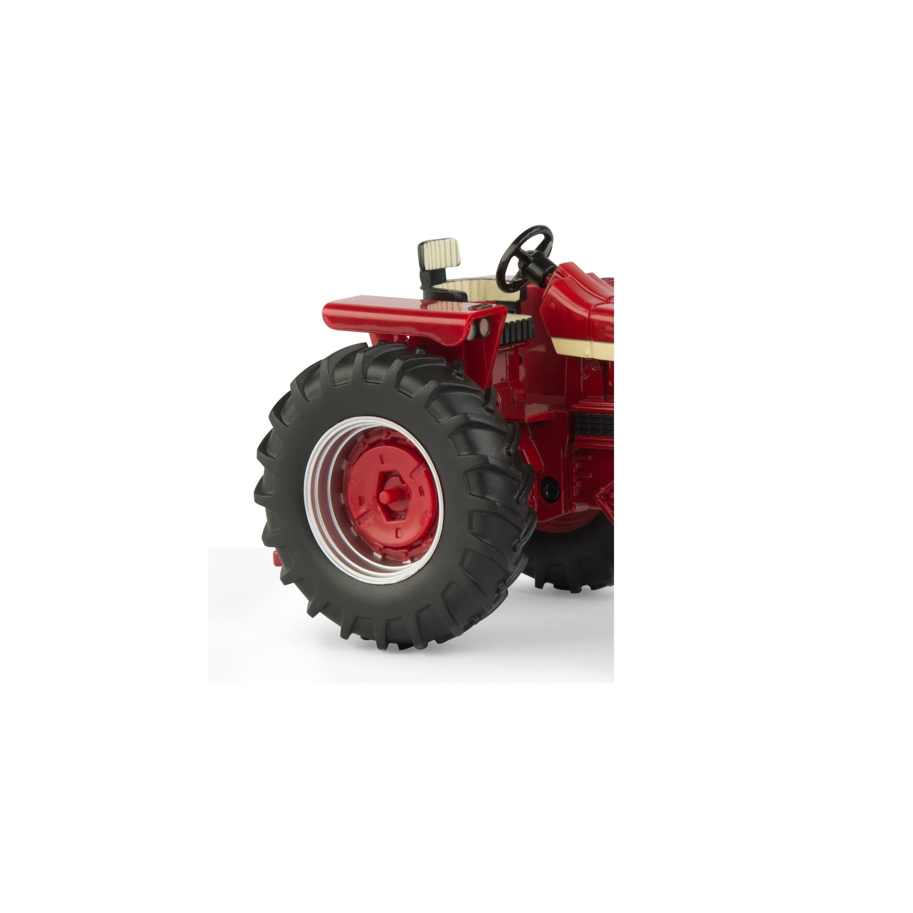 32 Scale 856 Open Station Tractor ERTL Case Ih 1