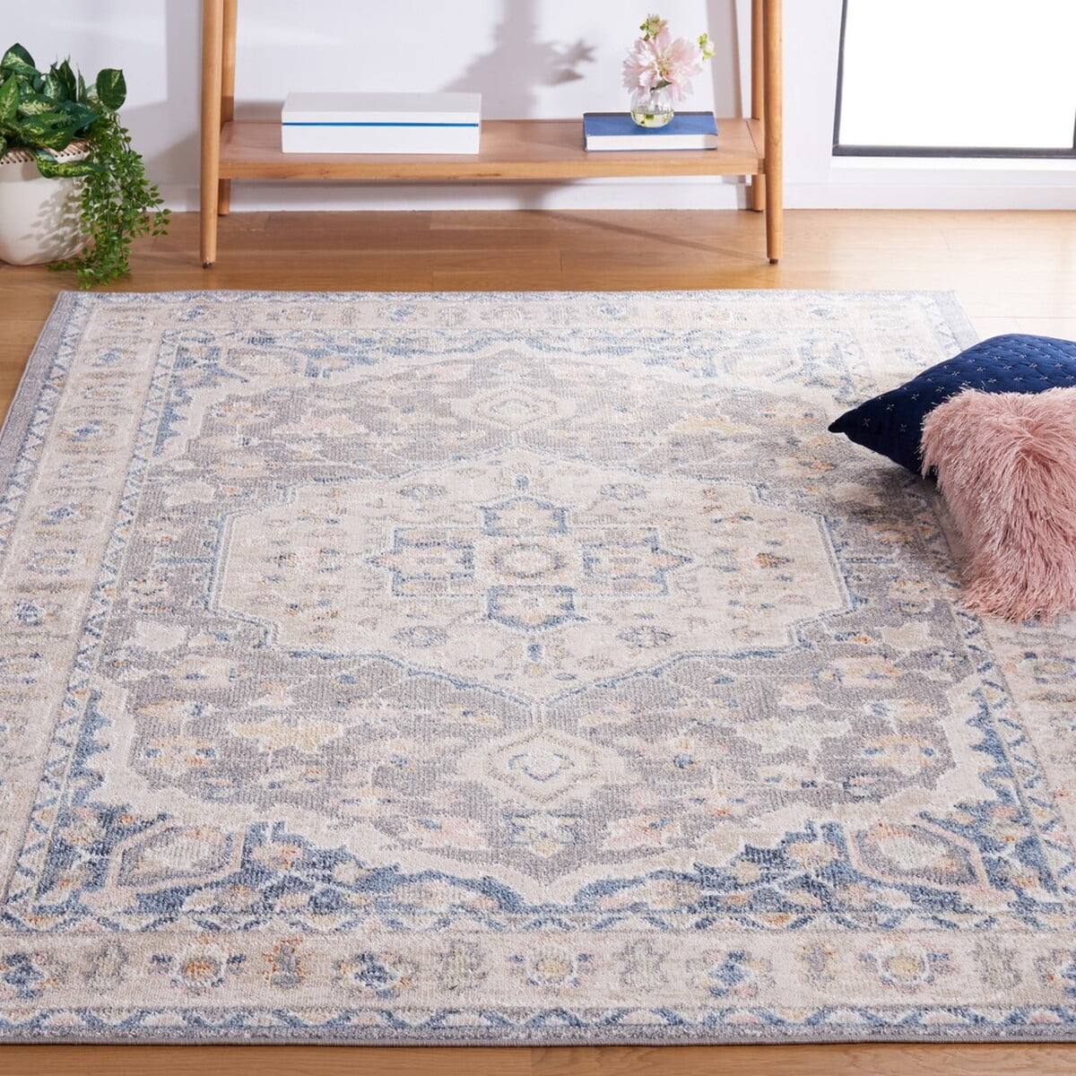 SAFAVIEH Blair Keighley Traditional Machine Washable Area Rug, 6'7" x 6'7" Round, Beige/Light Grey