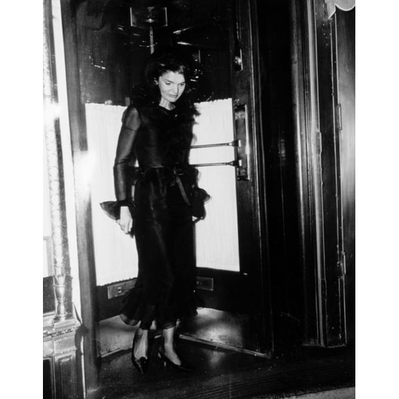 Jacqueline Kennedy History (18 x 24)