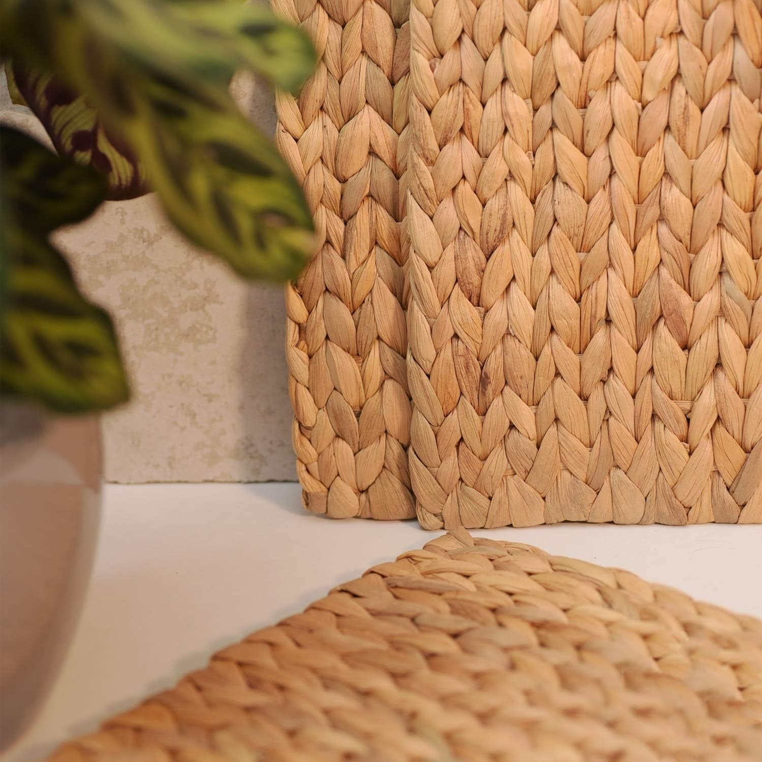 LQQBOX Rectangular Woven Placemats Set of 4, Water Hyacinth Place Mats, Table Placemats Set of 4, Kitchen and Dining Table Decor, Christmas Placemats, Thanksgiving Placemats, 16.75 x 11.81inch