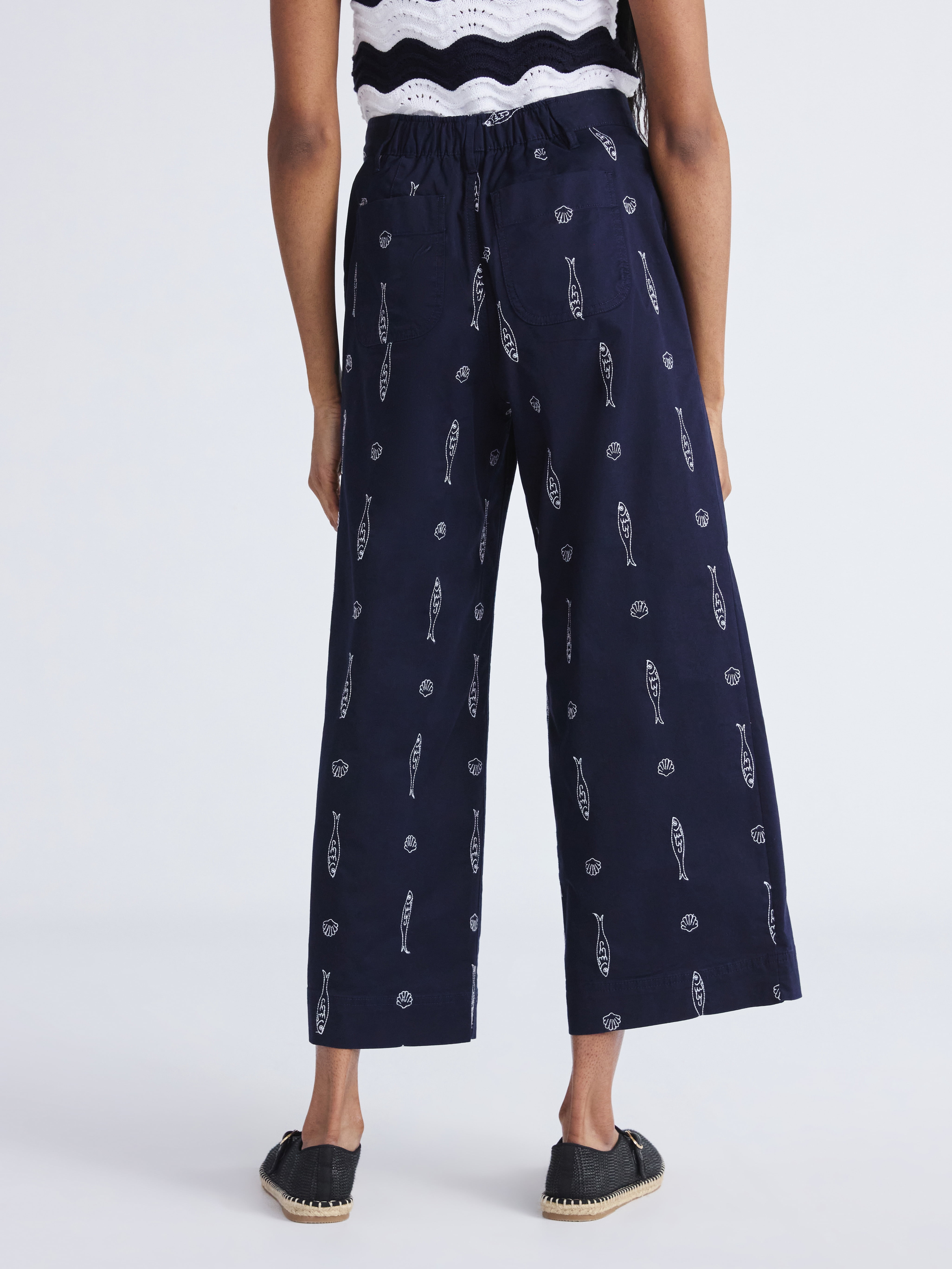 Free Assembly Women's and Women's Plus Embroidered Pants with Patch Pockets, 26" Inseam, Sizes XS-4X