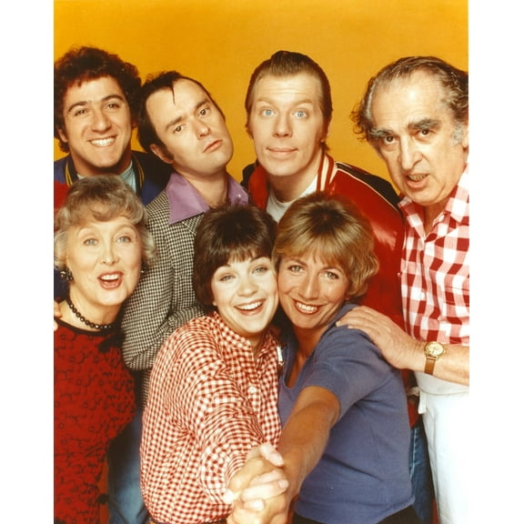 Laverne & Shirley Cast in Group Picture Portrait Photo Print (8 x 10)