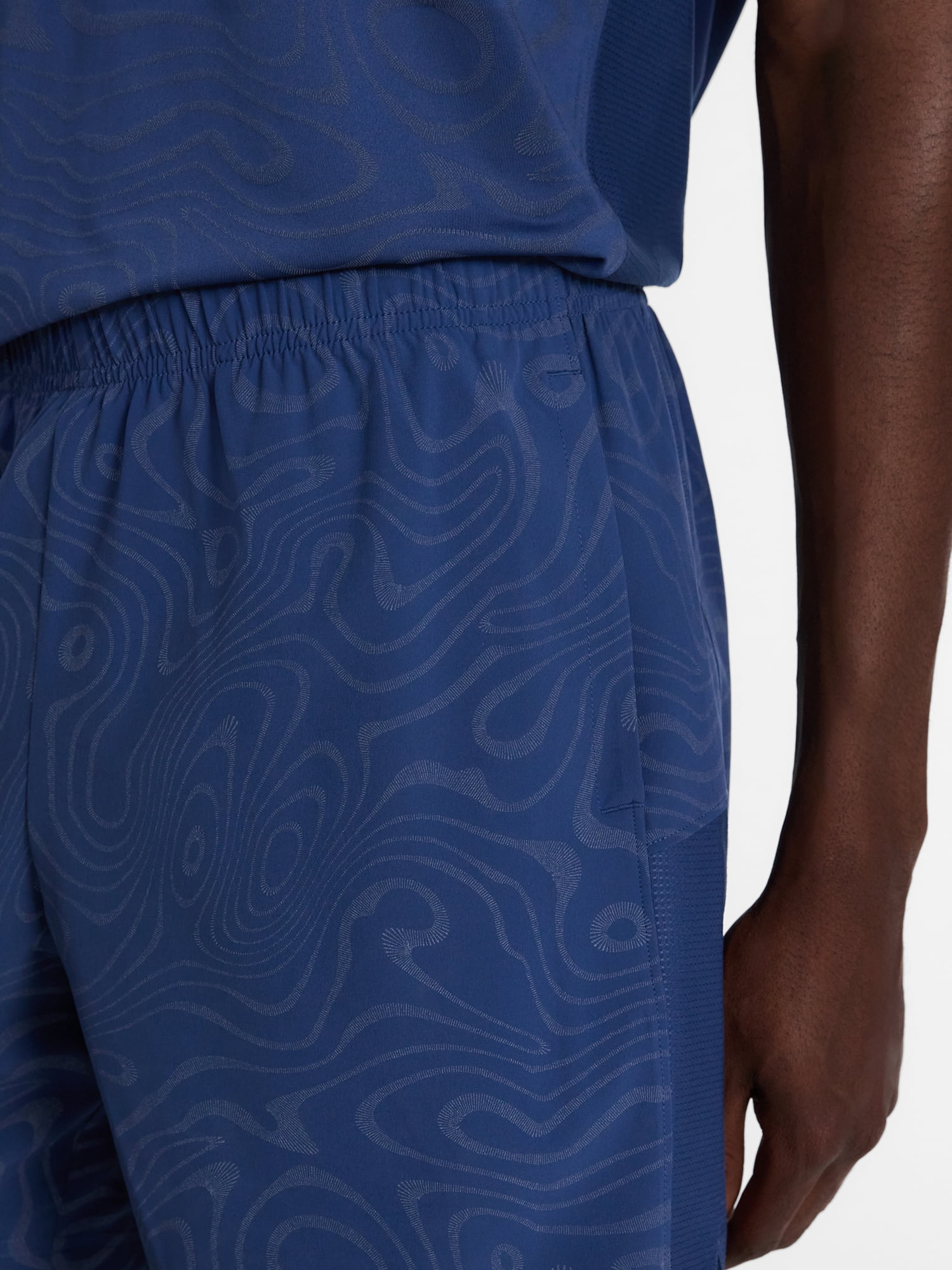 Athletic Works Men's Reflective Print Soccer Shorts, 6" Inseam, Sizes XS-3XL