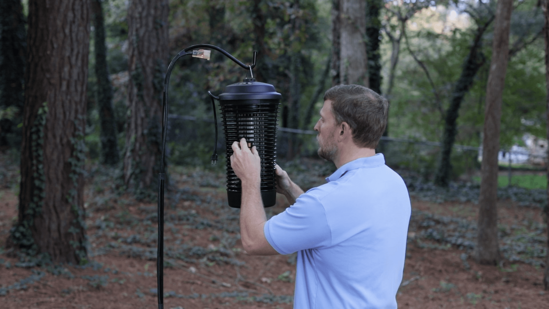 Black Flag 5500 Volt Deluxe 40 Watt Electronic Insect Killer,  Bug Zapper, 1.5 Acre Coverage, Black