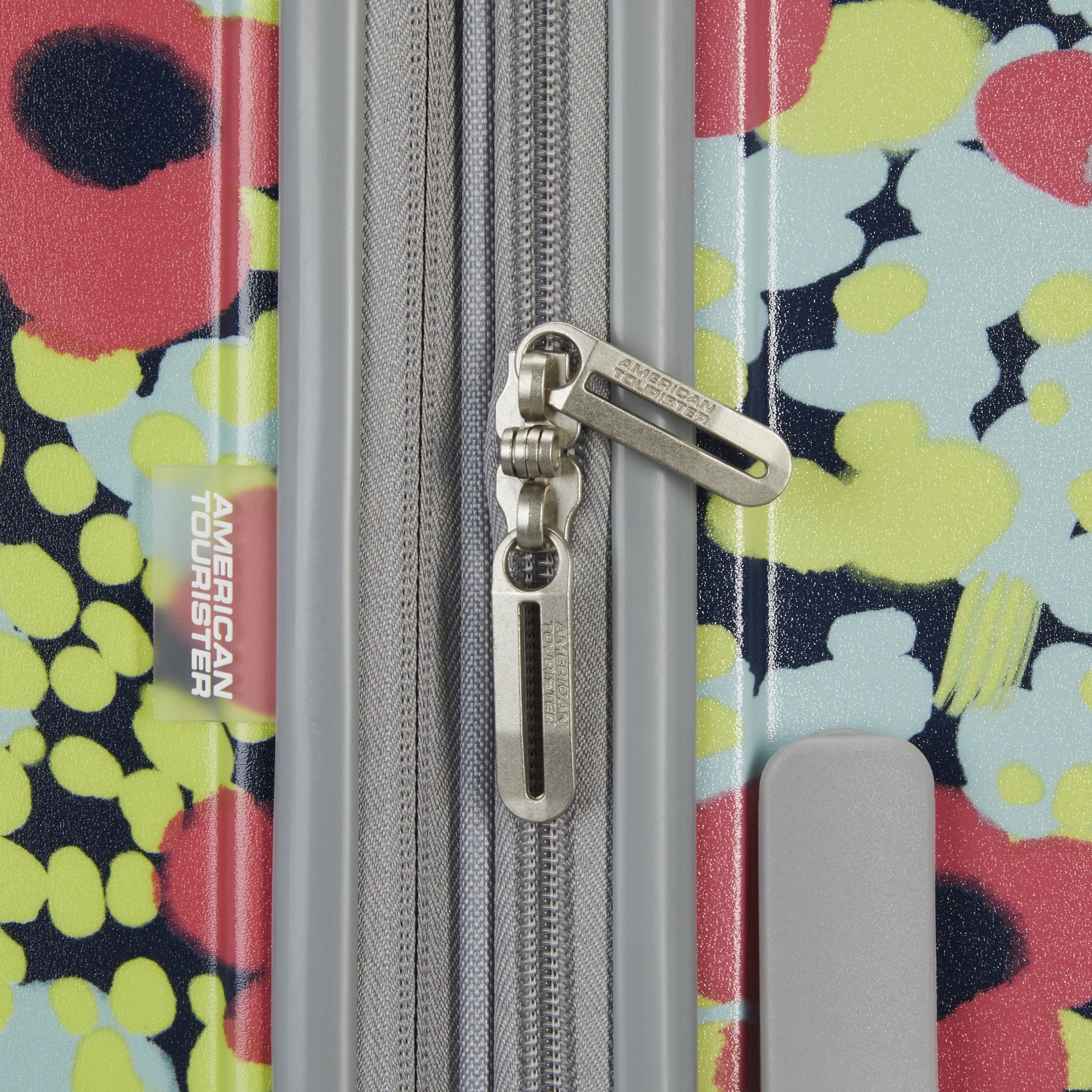 American Tourister Moonlight II 28-inch Checked Luggage with Spinner Wheels - Poppy Pattern