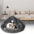 thumbnail image 2 of Cama para gatos en forma de zapatilla cálida para invierno, GW-003, de terciopelo polar y algodón PP, color marrón, talla M, ideal para mascotas de hasta 7.5 kg., 2 of 6