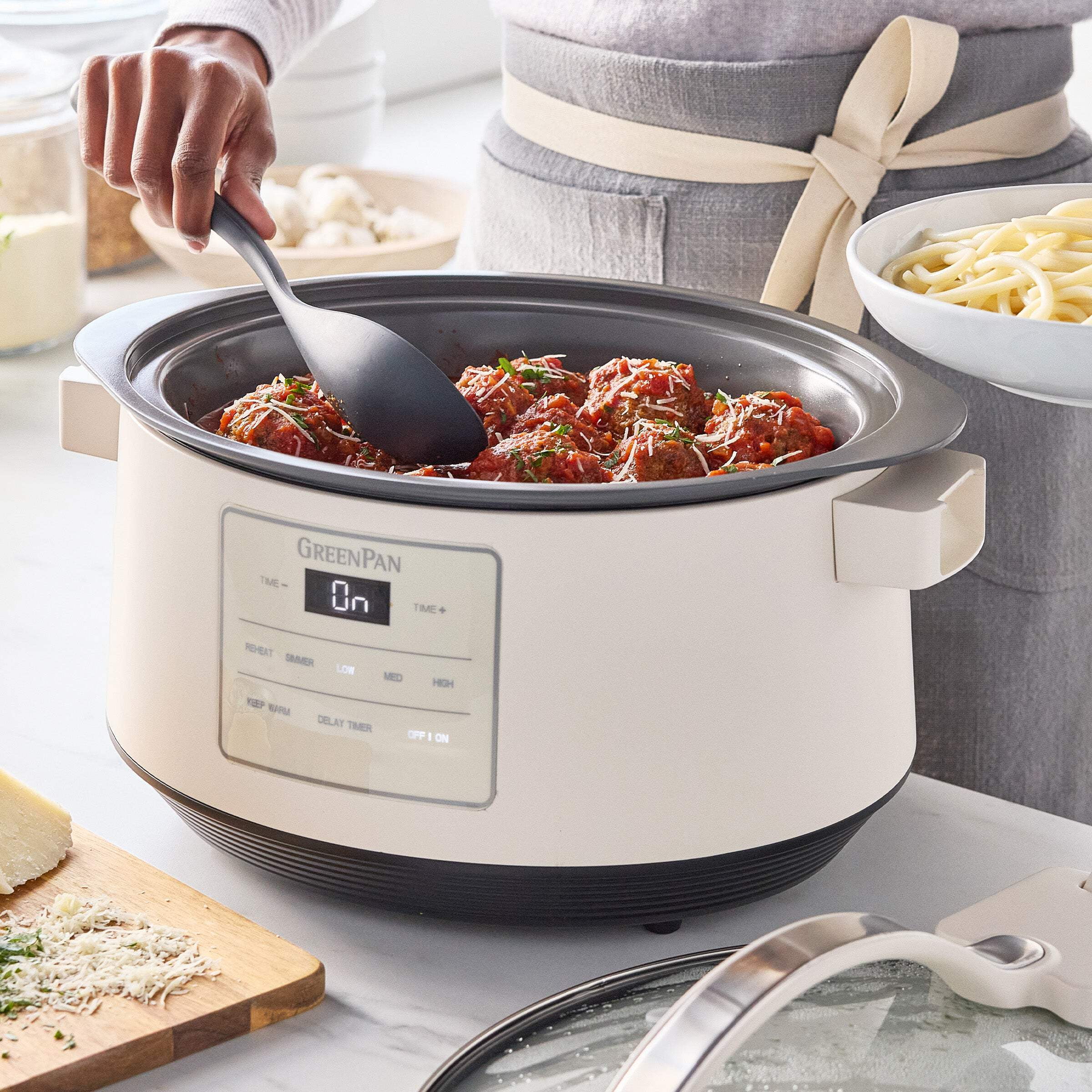 GreenPan リマ 8QT スープ鍋 GreenPan 8 Quart Family Size Locking Lid Slow Cooker, Cream
