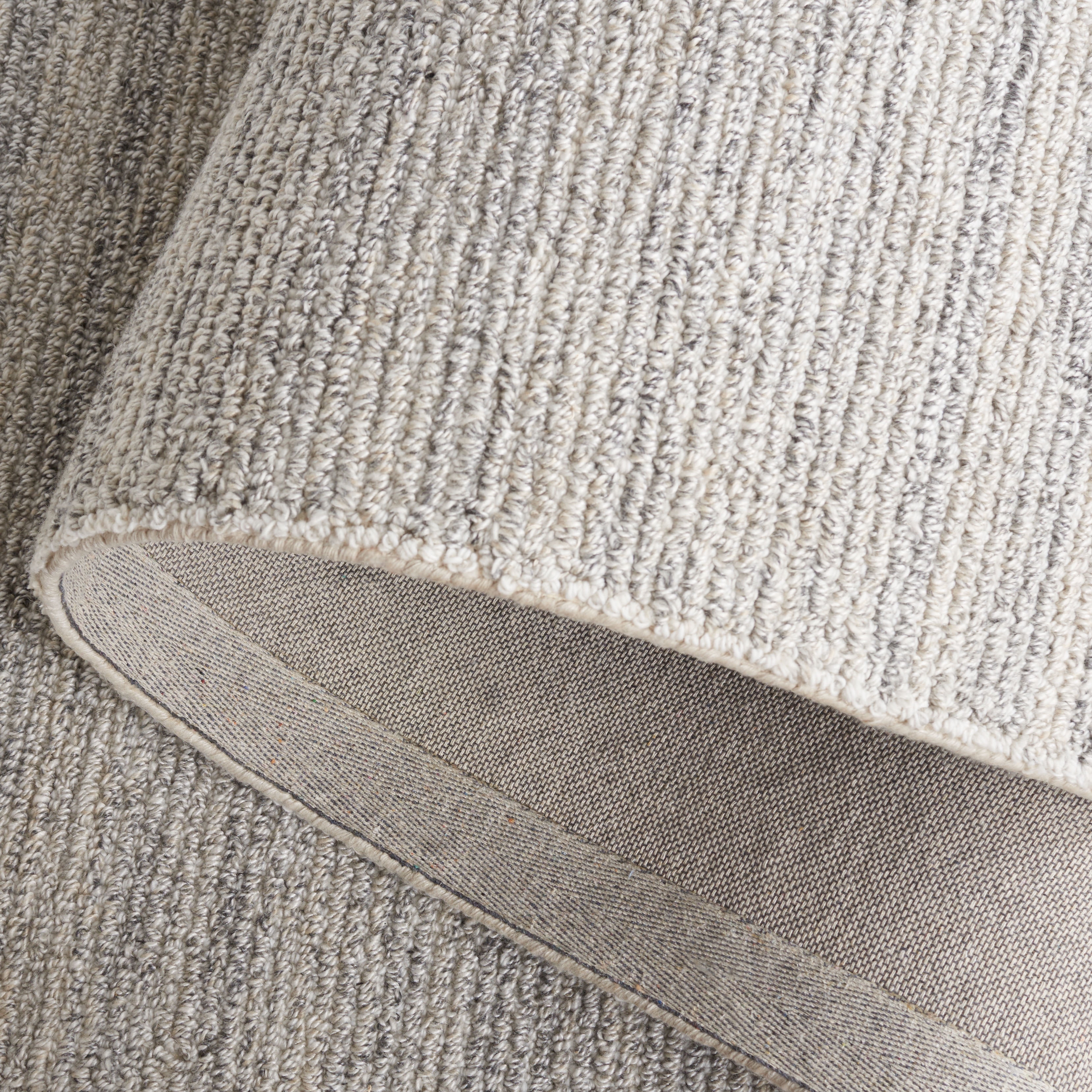 SAFAVIEH Ebony Adrian Striped Area Rug, Silver/Grey, 4' x 6'