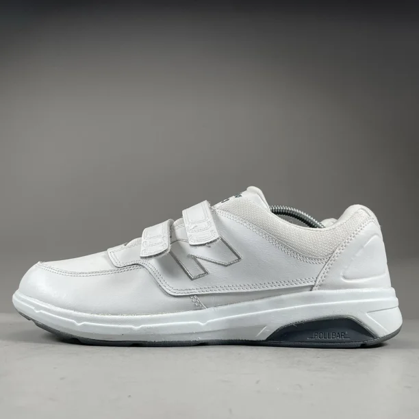 New Balance 813 Men’s 10 4E White Walking Sneakers Casual Shoes Hook & Loop EUC