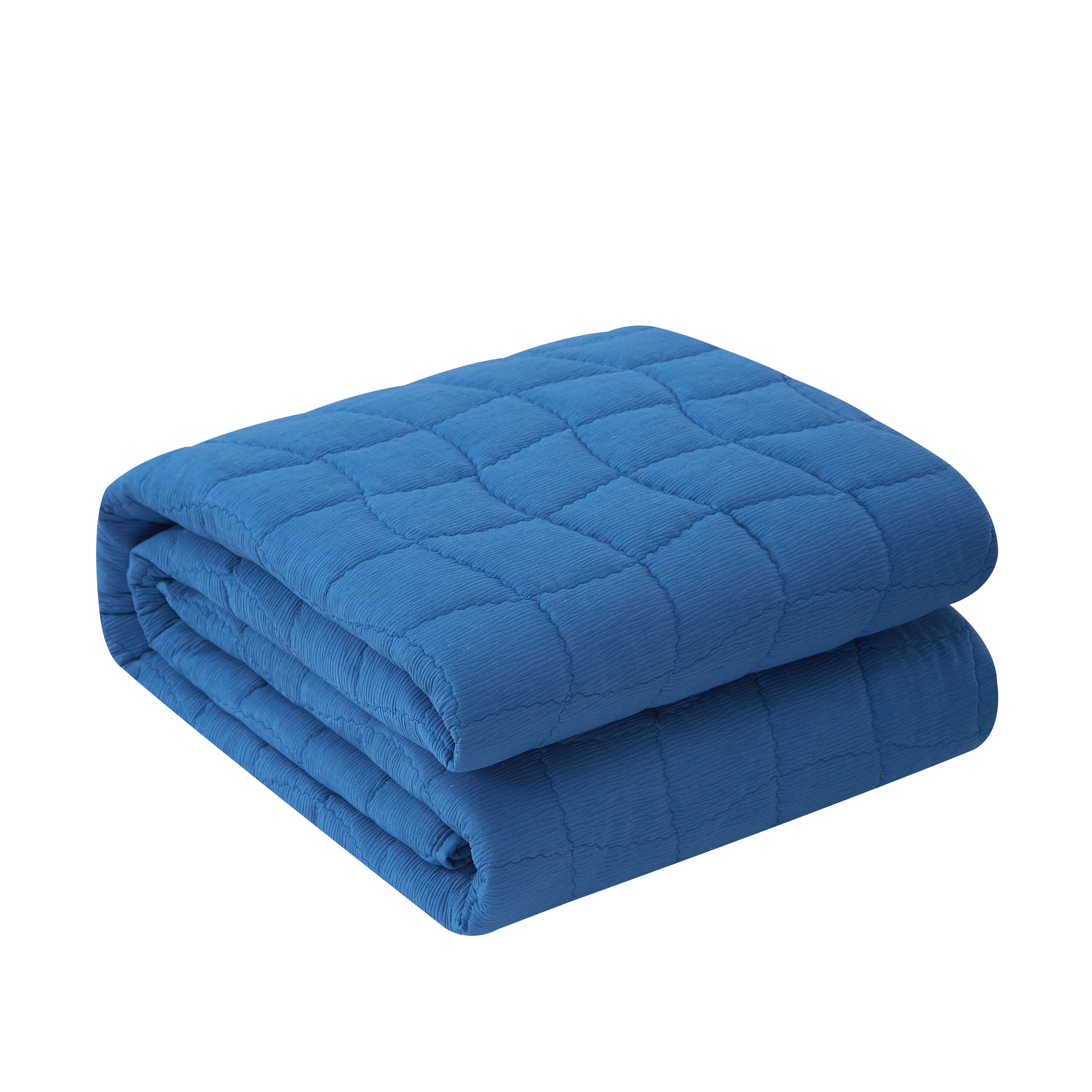 Mainstays by Becky G. & Alejandra Royal Blue Cloud Quilt, Full/Queen