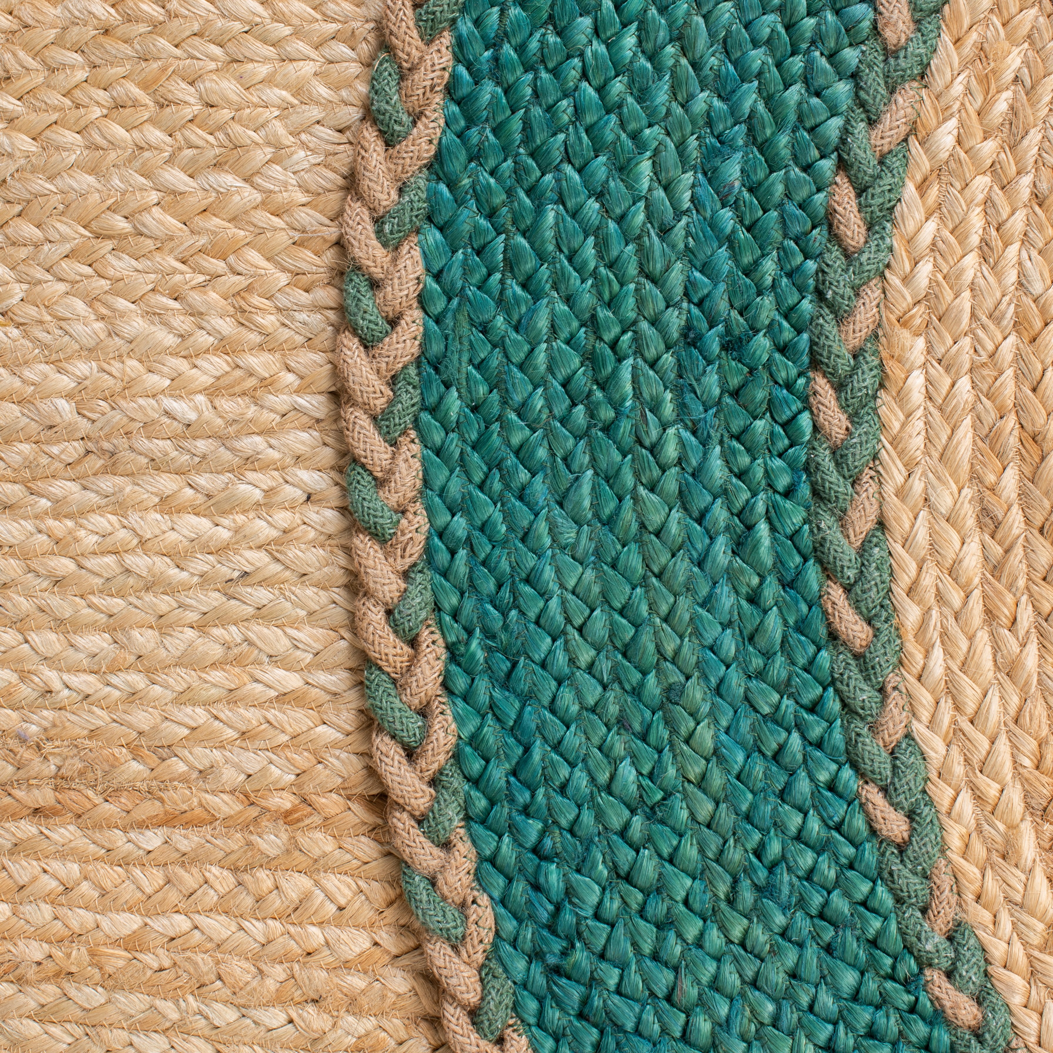 SAFAVIEH Natural Fiber Cirino Bordered Area Rug, Natural/Green, 4' x 6' Oval
