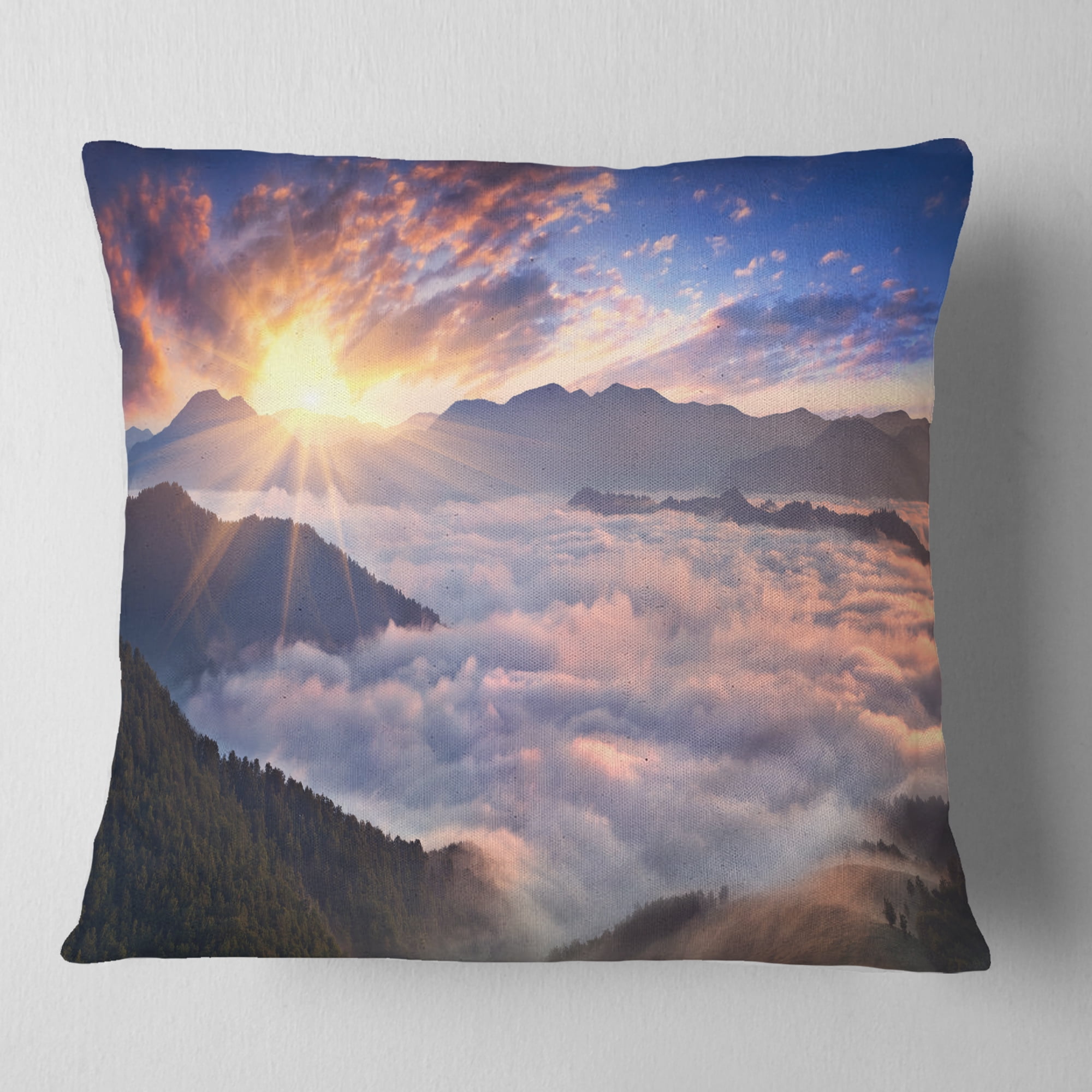 Designart Bright Sun in Misty Mountains - Landscape Photography Throw Pillow - 16x16