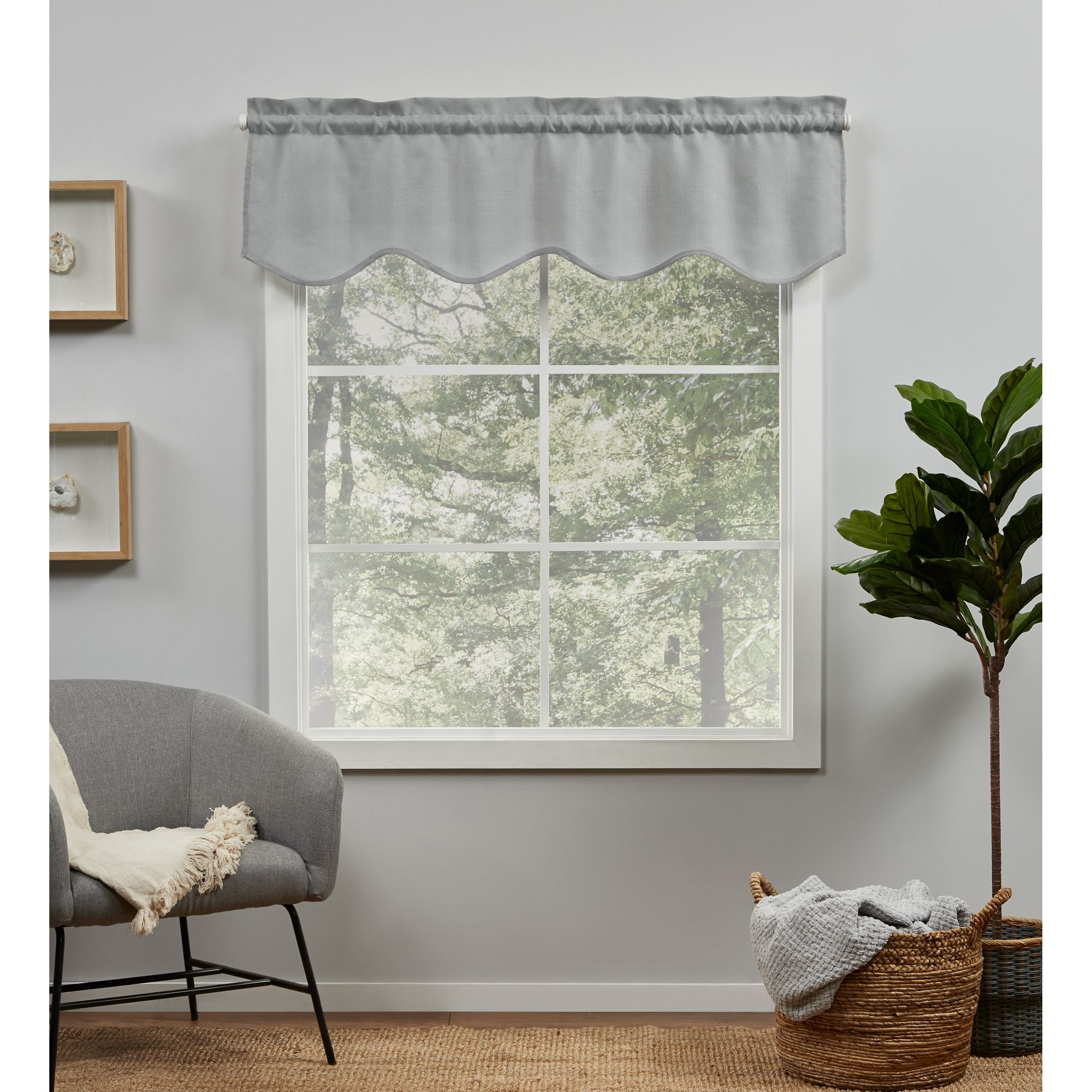 Exclusive Home Curtains Loha Light Filtering Rod Pocket Scalloped
