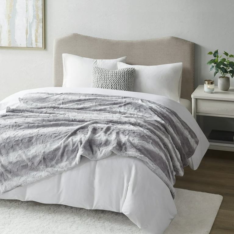 Beautyrest Zuri Faux Fur Weighted Blanket with Removable Blanket Cover,  Oversized Blanket 60x70 Gray, 12lbs - Walmart.com