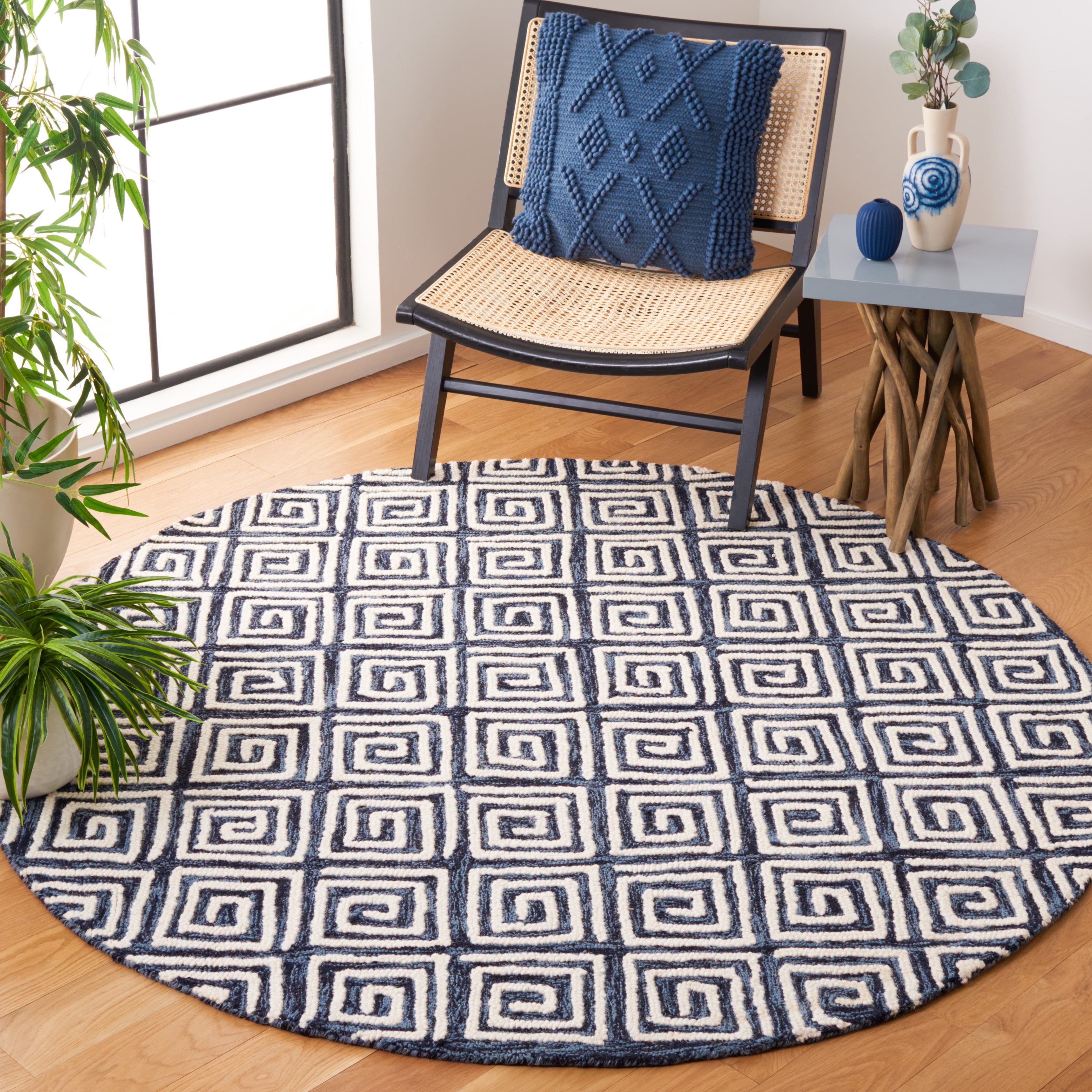 SAFAVIEH Metro Lauressa Geometric Area Rug, Navy/Ivory, 6' x 6' Round
