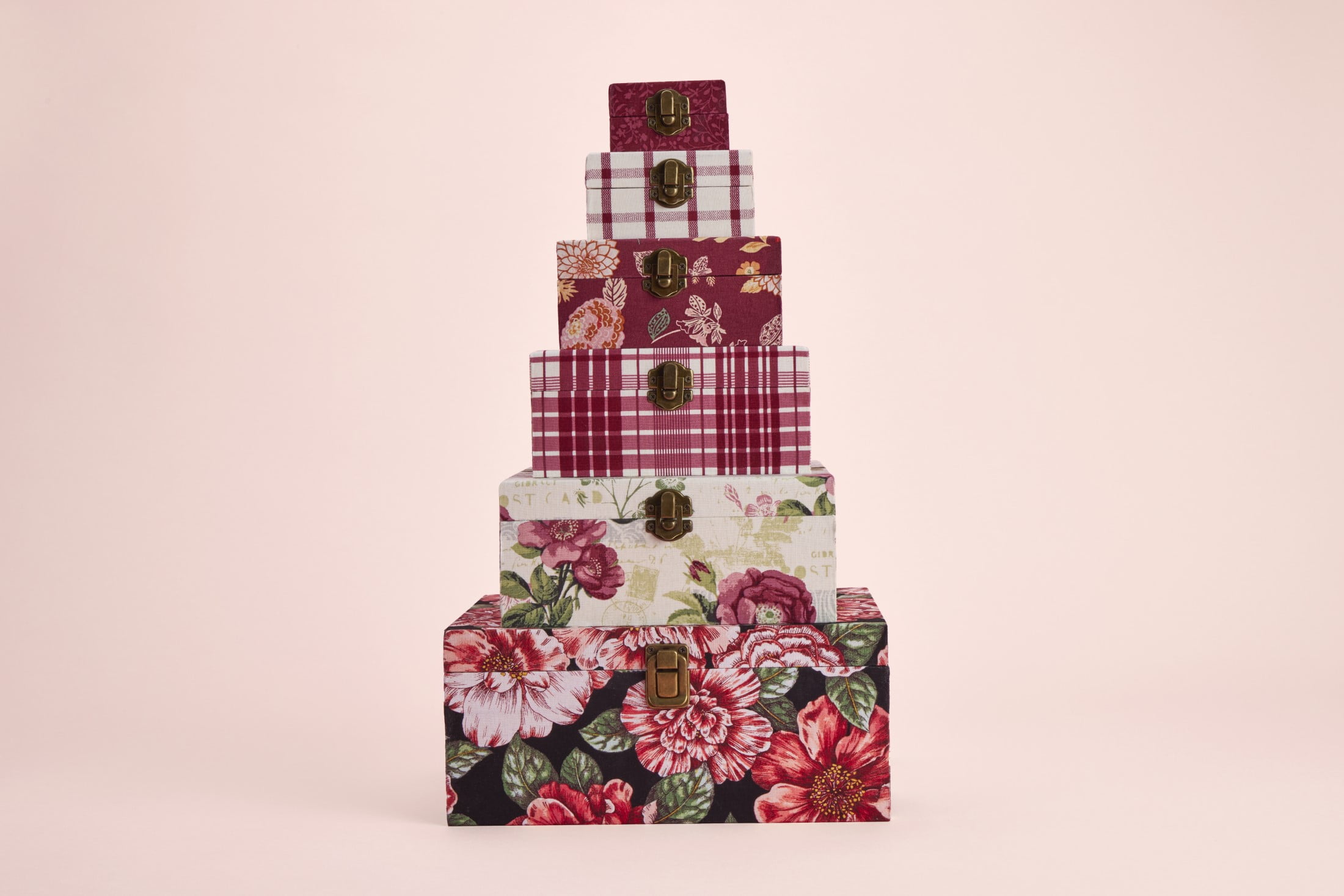 Waverly Inspirations, 100% Cotton, Sewing & Crafting, Cranberry Fabric Bundle, 21 x 18, 5Pcs